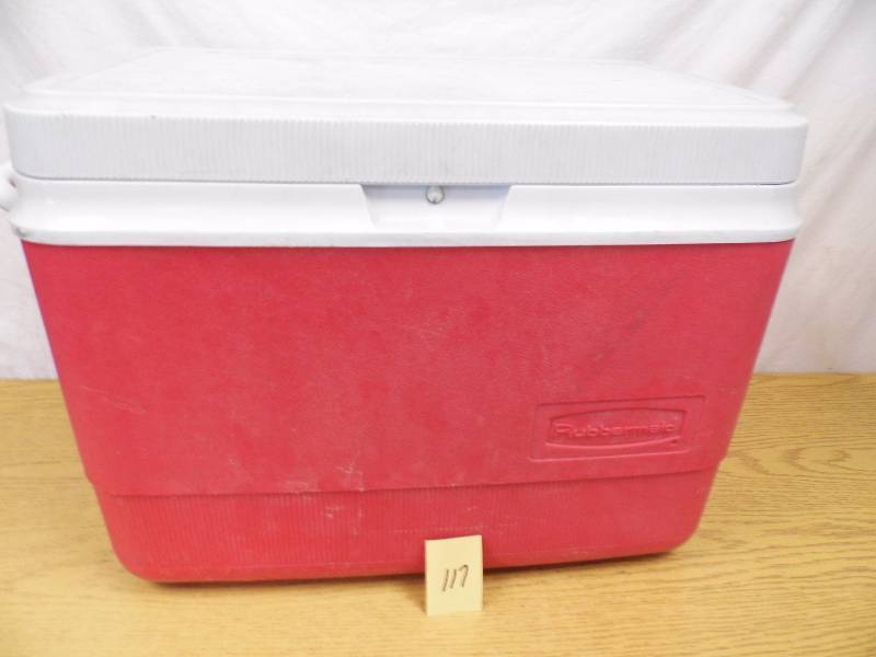 Rubbermaid Cooler
