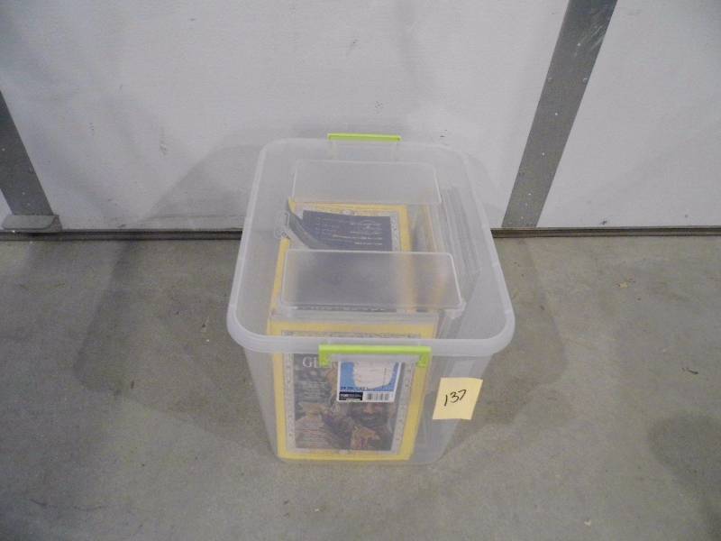 Tote w Vintage National Geographic Magazines