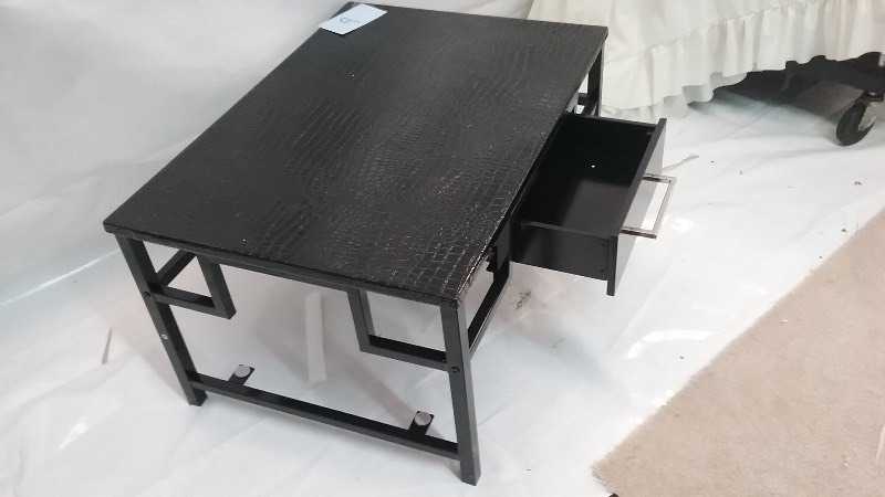 Coffee Table with drawer