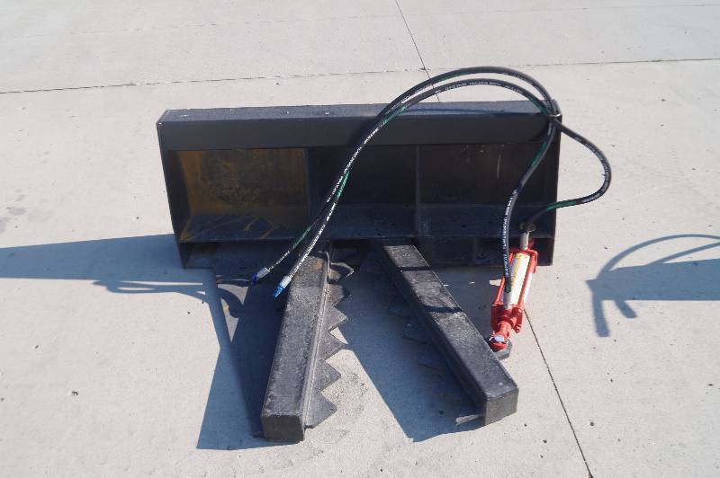 Skid Steer TreePost Puller