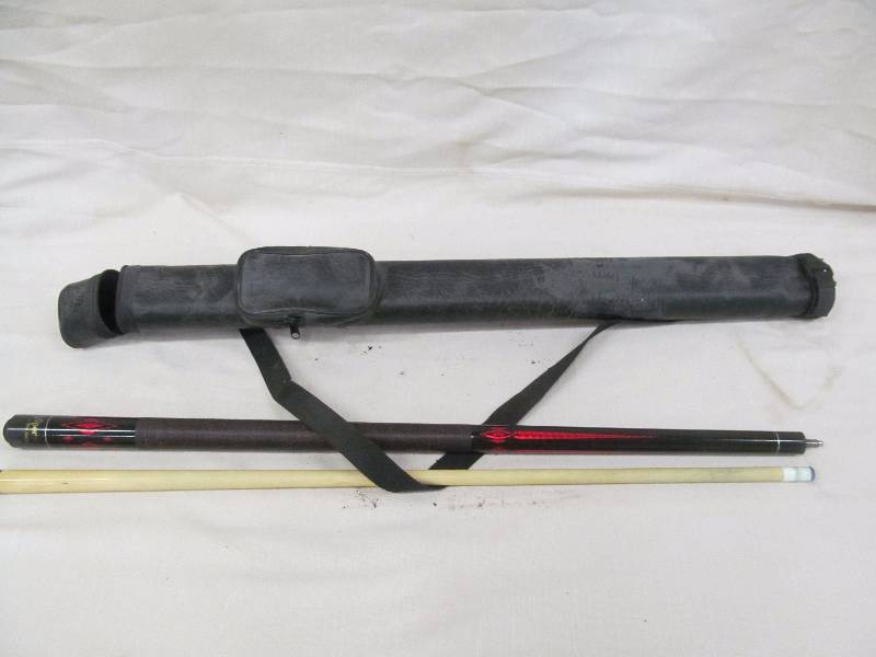 lot 15 image: pool stick