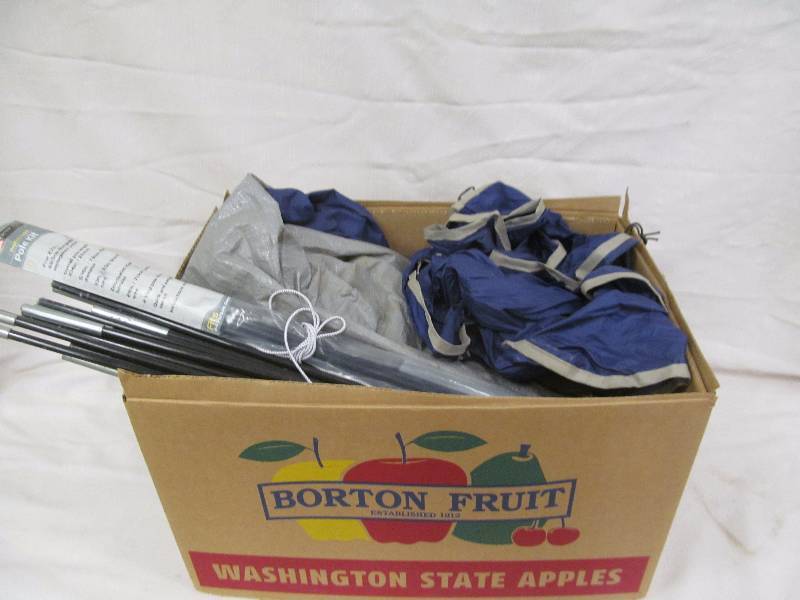 lot 17 image: Coleman tent