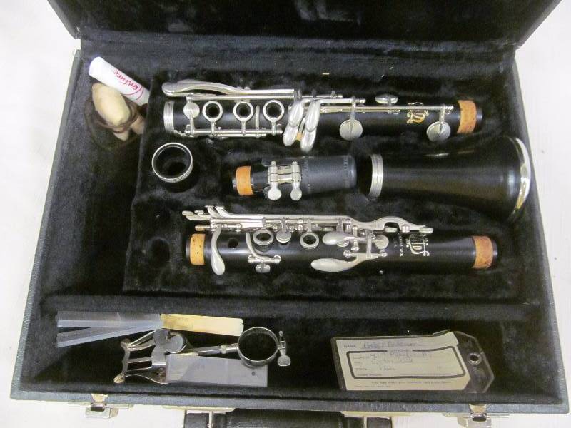 lot 25 image: Clarinet