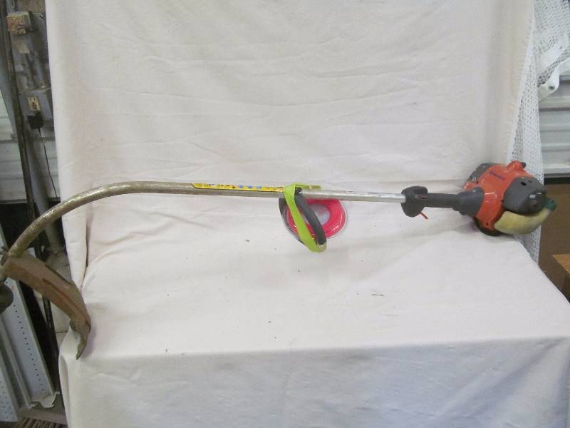 lot 62 image: Husqvarna string trimmer