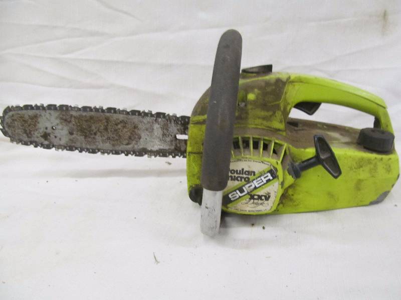 lot 69 image: Poulan chainsaw