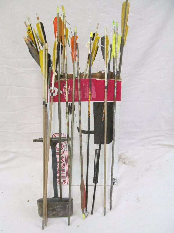 lot 83 image: arrows