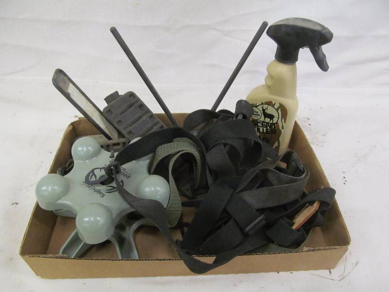 lot 85 image: hunting items