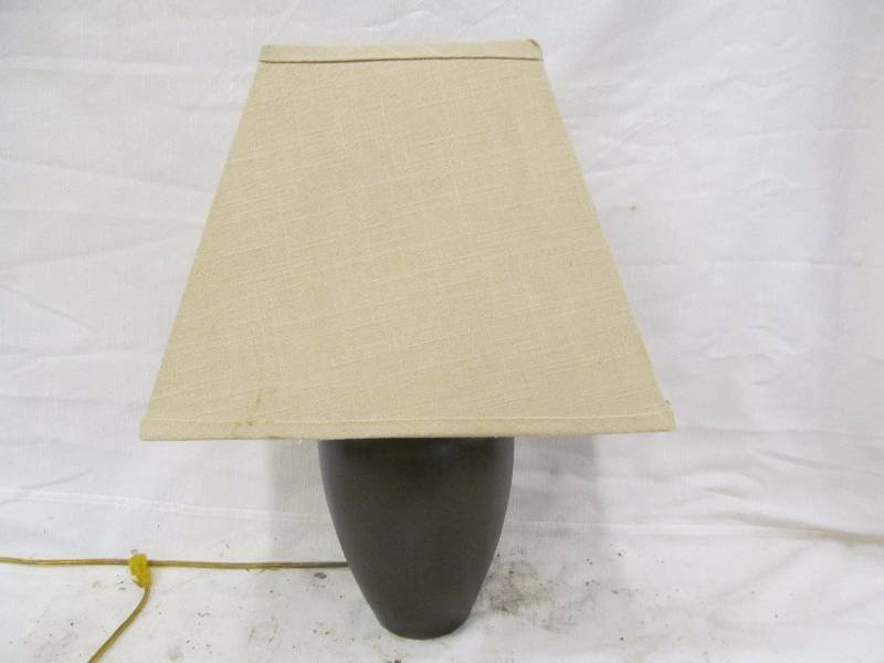 lot 92 image: lamp