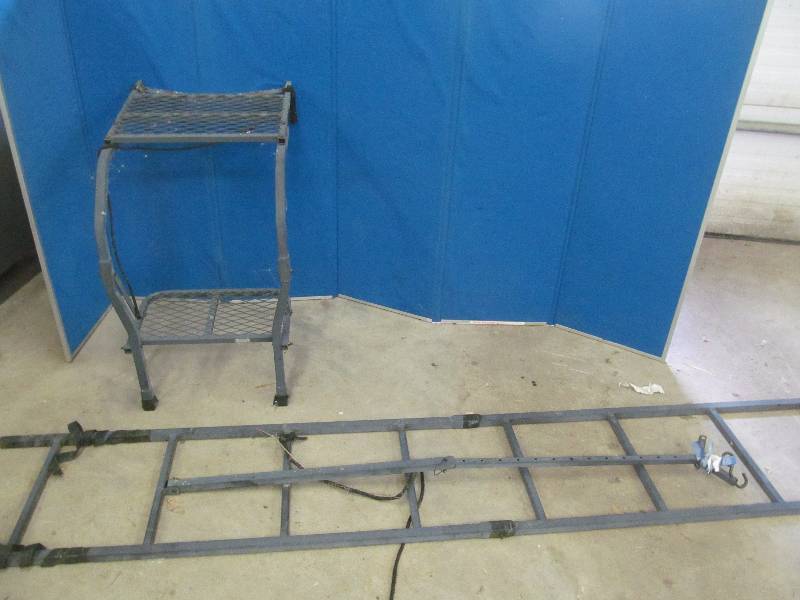 lot 109 image: deer stand