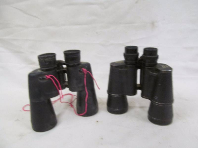 lot 118 image: binoculars