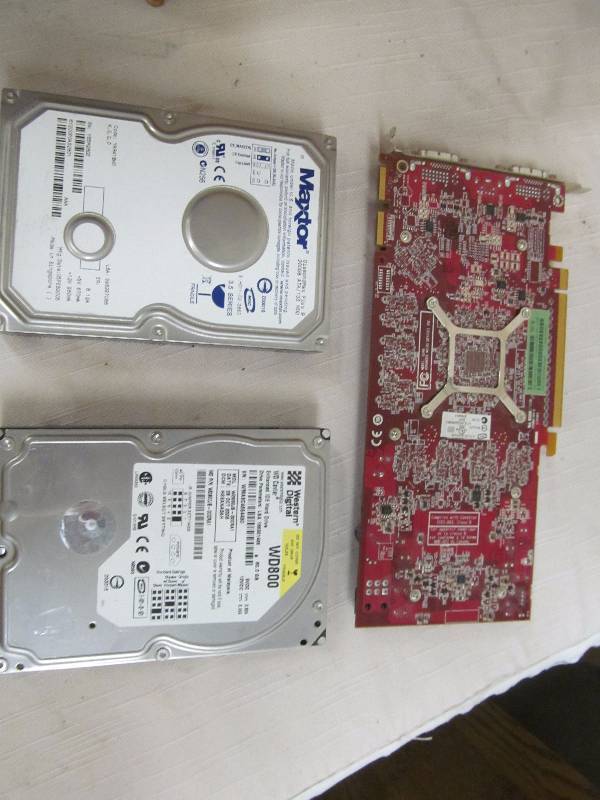 lot 135 image: computer parts