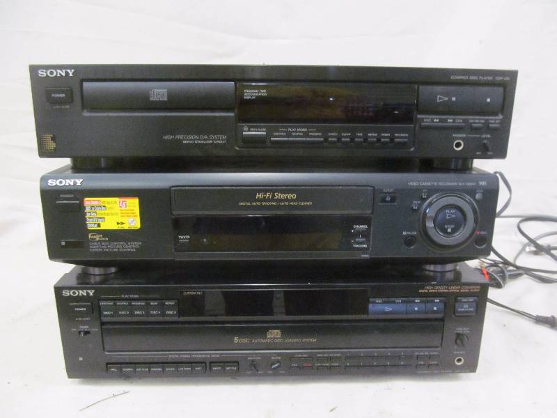 lot 167 image: stereo