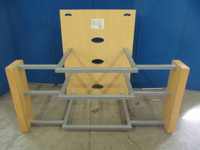 lot 184 image: shelf