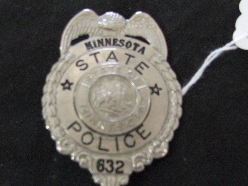 lot 30 image: Minnesota State Police Badge #632 (obsolete)