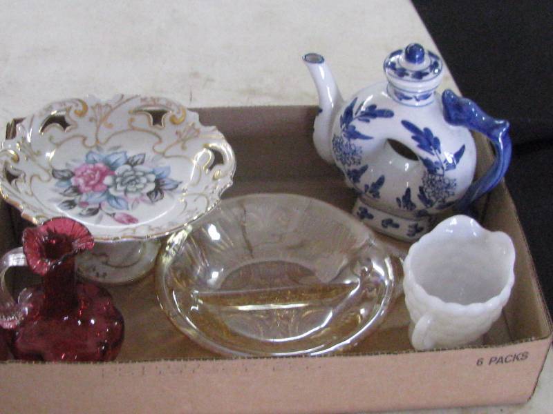 lot 36 image: Fancy Glassware