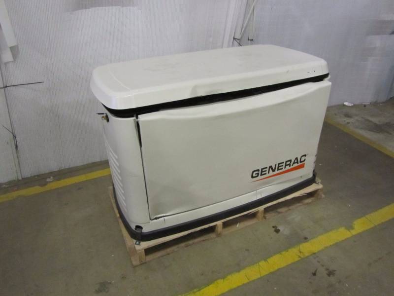 lot 2 image: Generac 22,000-Watt (LP)19,500-Watt (NG) Air Cooled Standby Generator ( NO transfer switch)