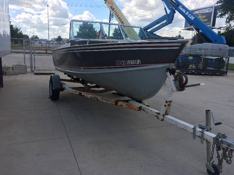 1988 Lund 17 Boat wTrailer