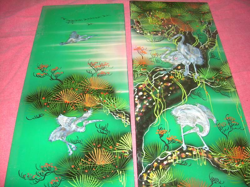 4 VINTAGE WALL HANGINGS