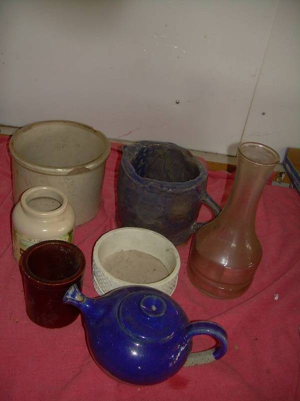 COLLECTIBLE CROCK AND GLASSWEAR