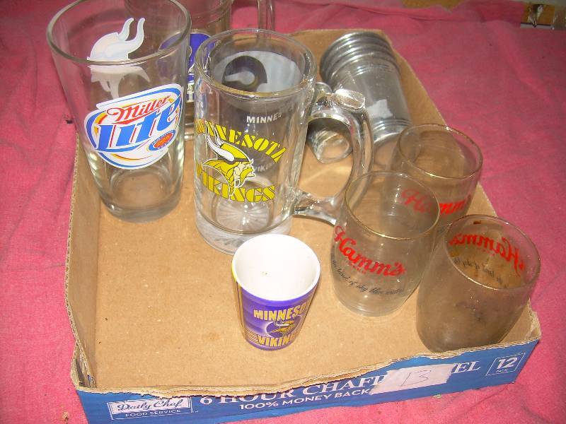 COLLECTIBLE HAMMS ANS VIKINGS GLASSES