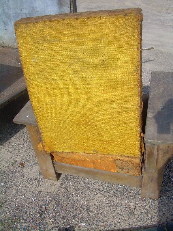 ANTIQUE CHAIR