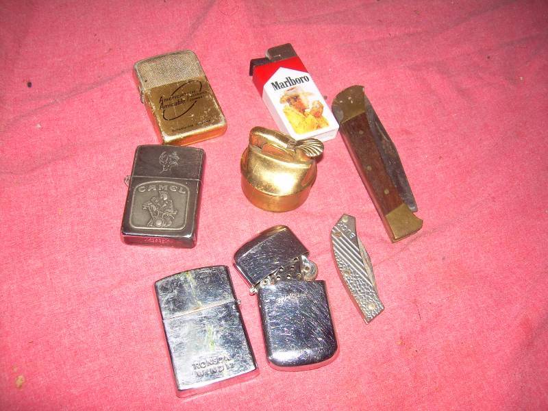 COLLECTIBLE LIGHTER AND KNIVES