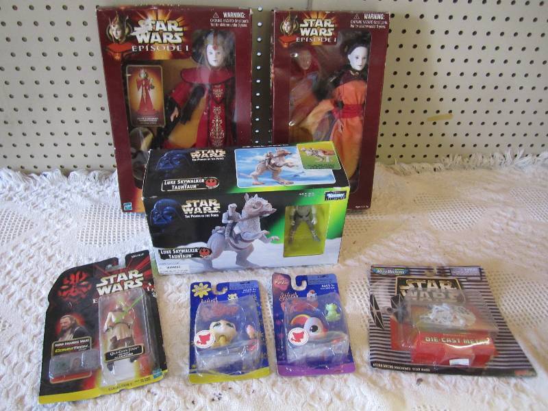 lot 256 image: Lot of Star Wars Figures in Box and...