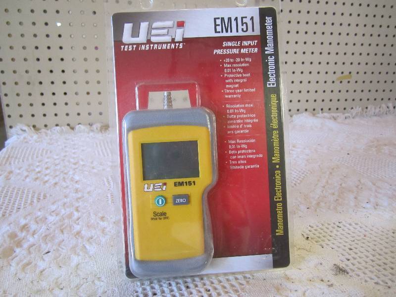 lot 262 image: Electronic Manometer Single Input P...