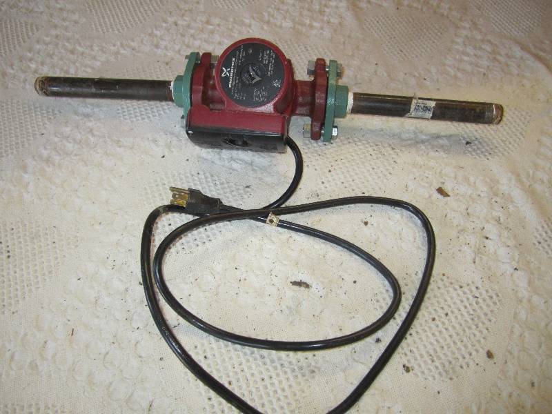 lot 265 image: Grundfos 3-Speed Circulation Pump...