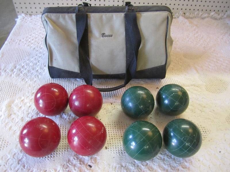 lot 268 image: Bocce Ball Set in bag. ...