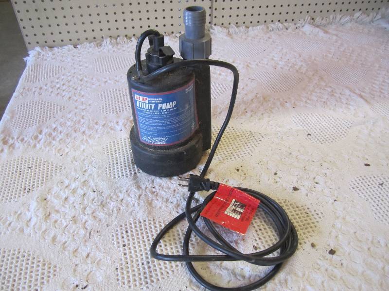 lot 269 image: Barracuda 14 HP Utility Pump...