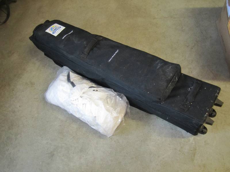 lot 273 image: Undercover 10 x 10 Commercial Ven...