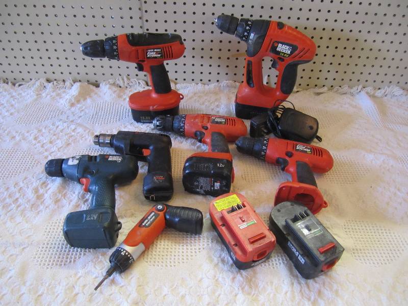 lot 22 image: Lot of misc Black & Decker Cordless...
