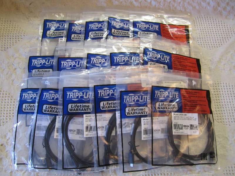 lot 27 image: Lot of 16 Tripp-Lite 3ft USB 3.1 C ...