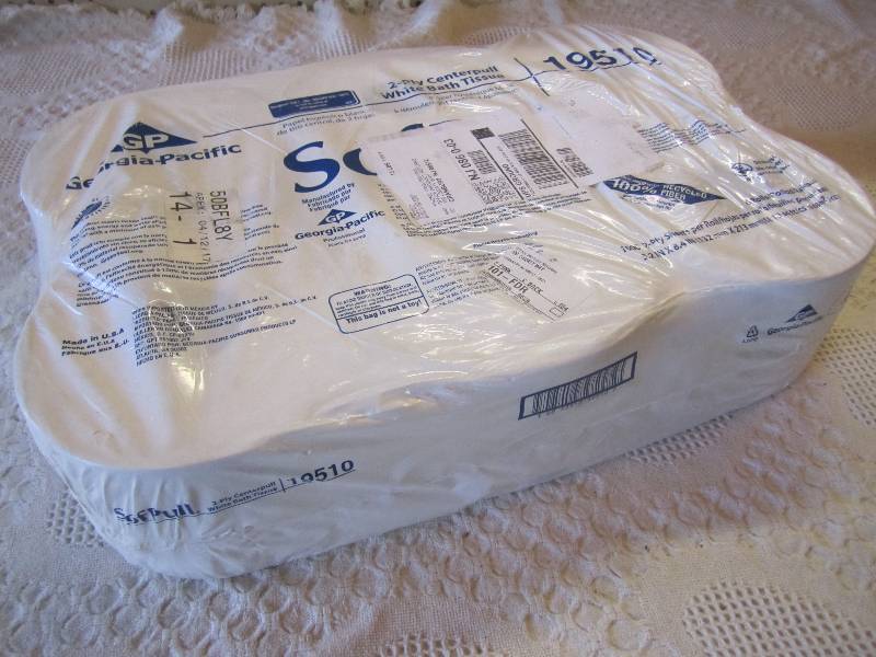 lot 42 image: Pack of 6 large rolls 2-ply centerp...