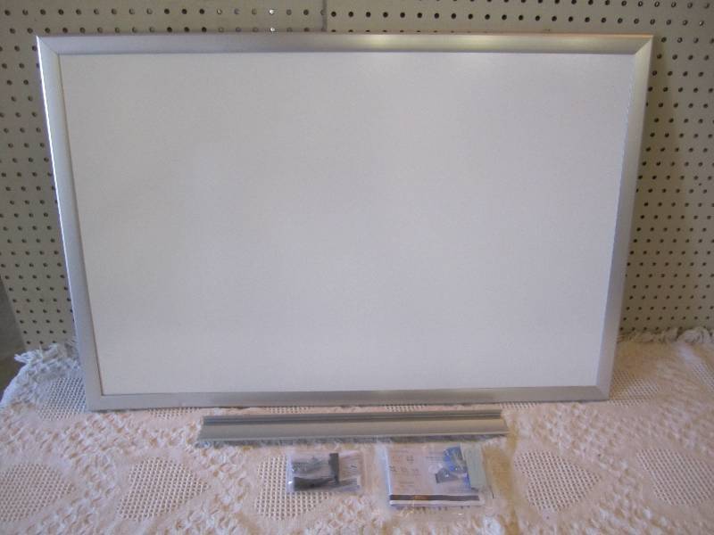 lot 47 image: Universal Dry-Erase Board with moun...