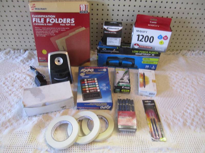 lot 50 image: Lot of misc office itemssupplies. ...