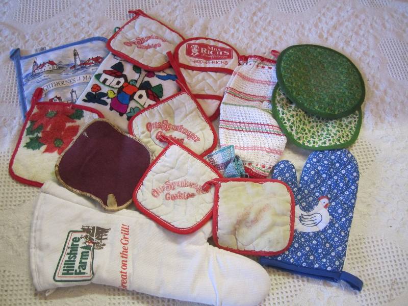 lot 68 image: Box of random misc. See all photos....