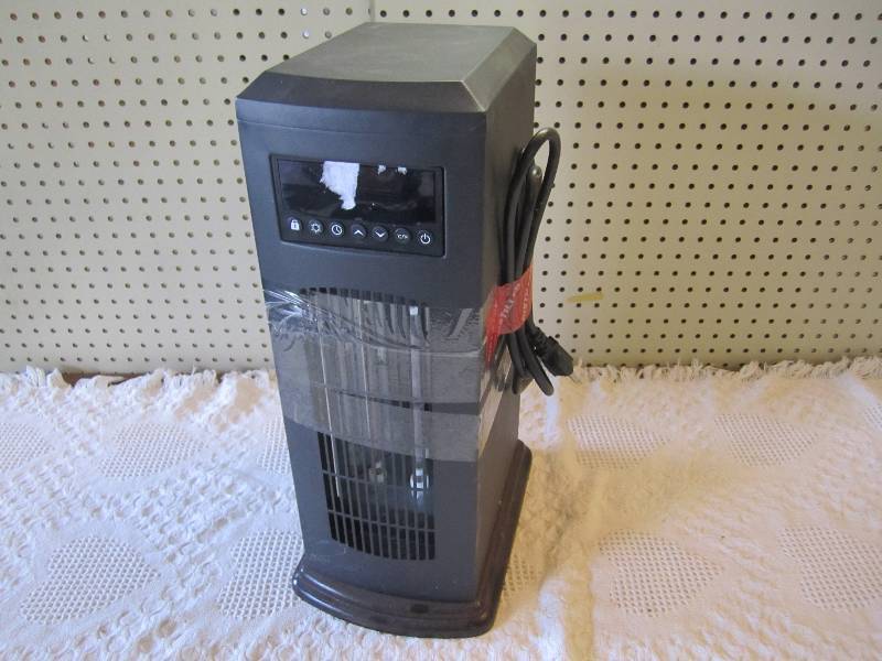 lot 71 image: Infrared Quartz Heater with Remote....