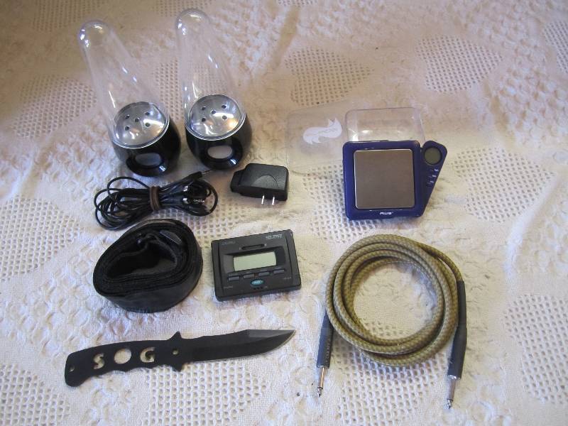 lot 72 image: Lot of misc. Pair light up water fo...