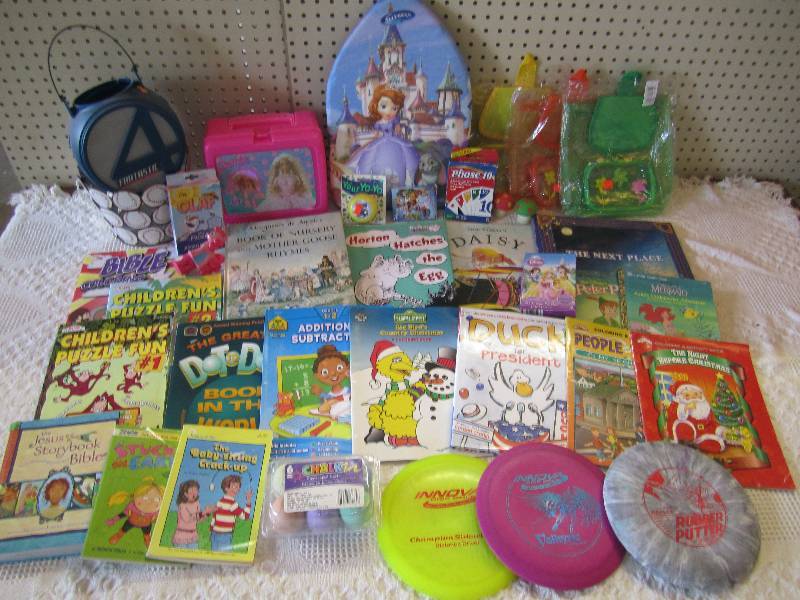 lot 75 image: Large lot of kids related items. Se...