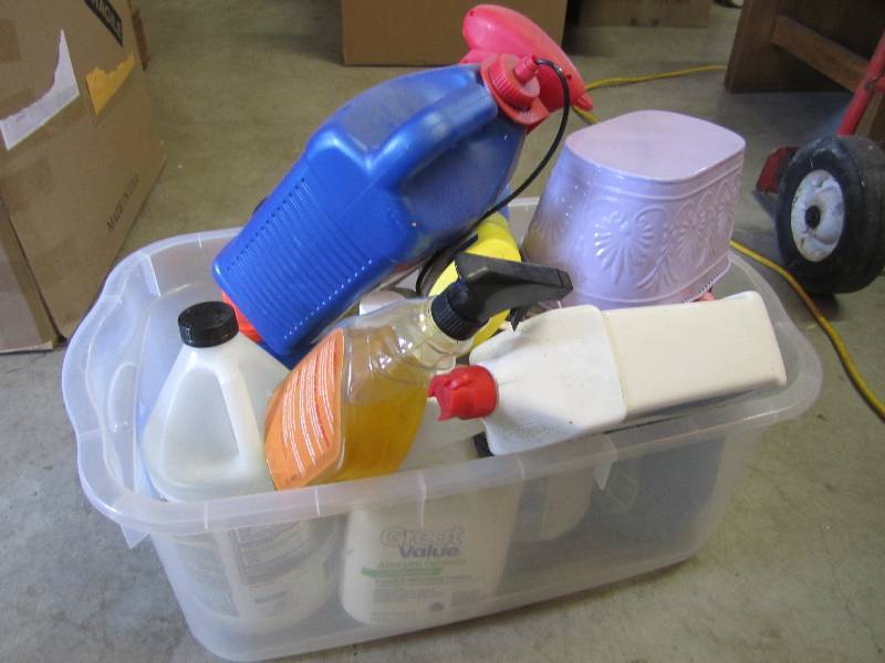 lot 79 image: Tote full of misc cleaners etc. ...