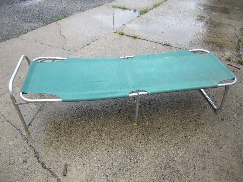 lot 98 image: Portable Folding Cot 25 x 72...