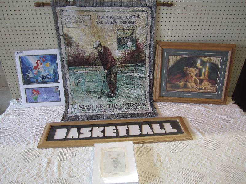 lot 107 image: Lot of misc wall decor etc. Golf ba...