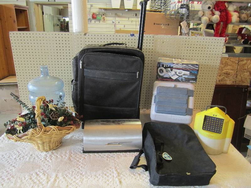 lot 109 image: Lot of misc items....