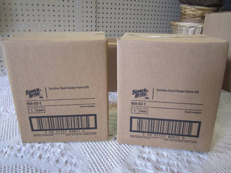 lot 147 image: 2 Cases of Scotch-Brite Stainless S...