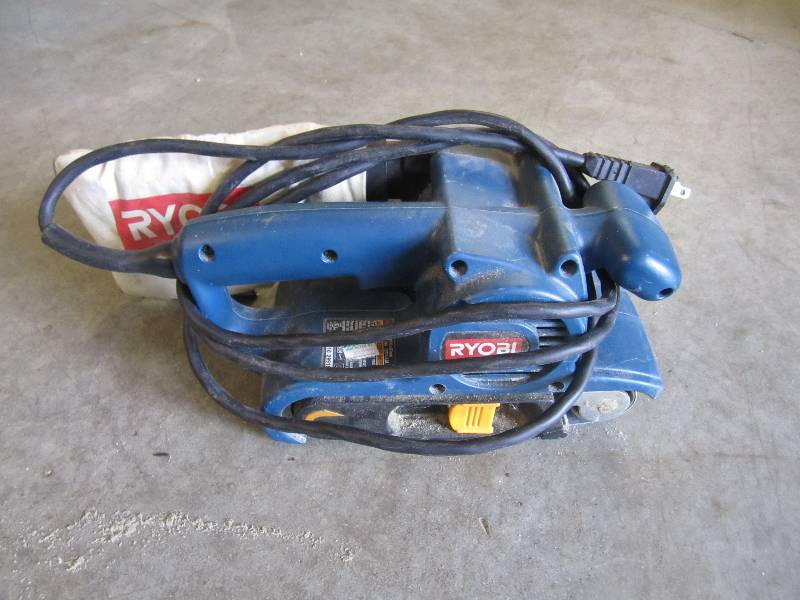 lot 165 image: Ryobi Belt Sander Tested and works....