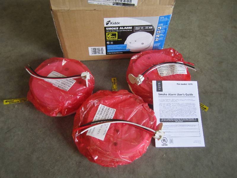 lot 170 image: Lot of 3 Kidde Smoke Alarms 120V AC...