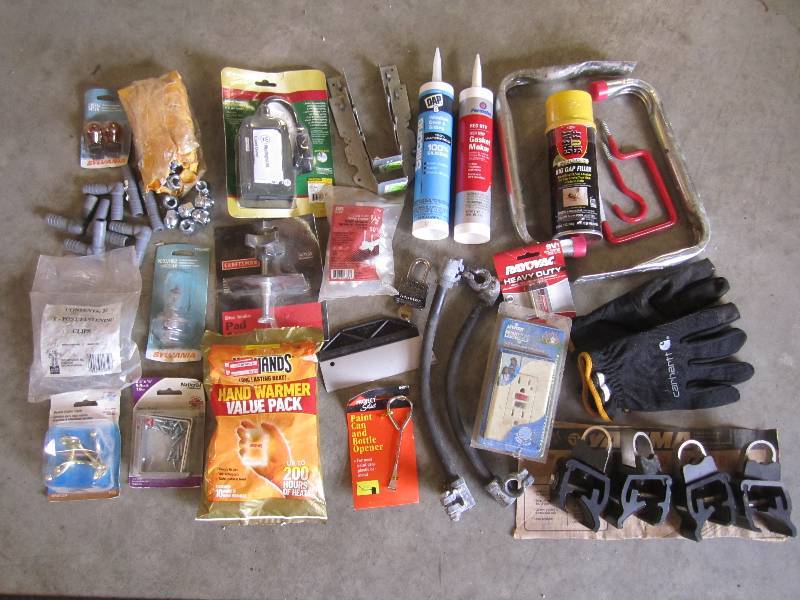 lot 171 image: Lot of misc See all photos. ...