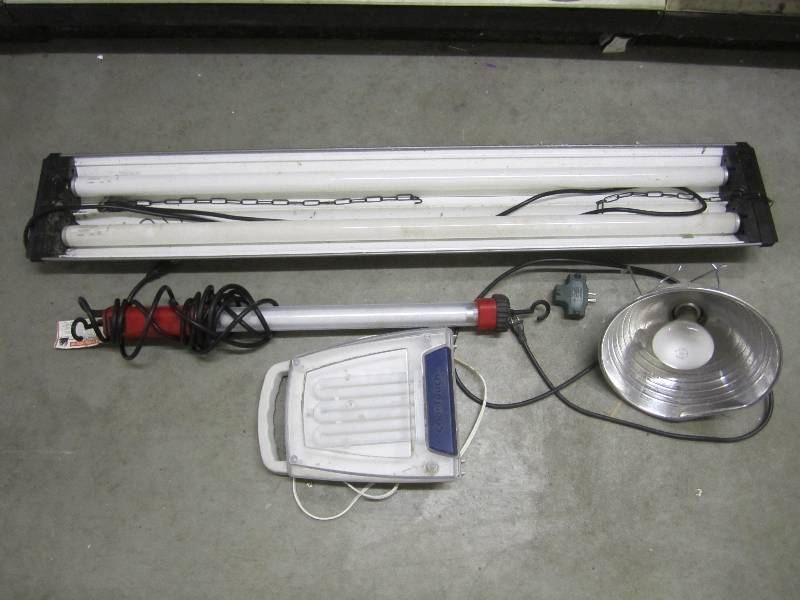 lot 187 image: Lot of misc shopgarage lights. All...